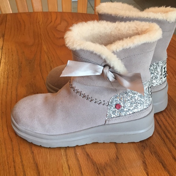 Ugg gray leather shearling boots rubber sole 4 - Picture 3 of 11